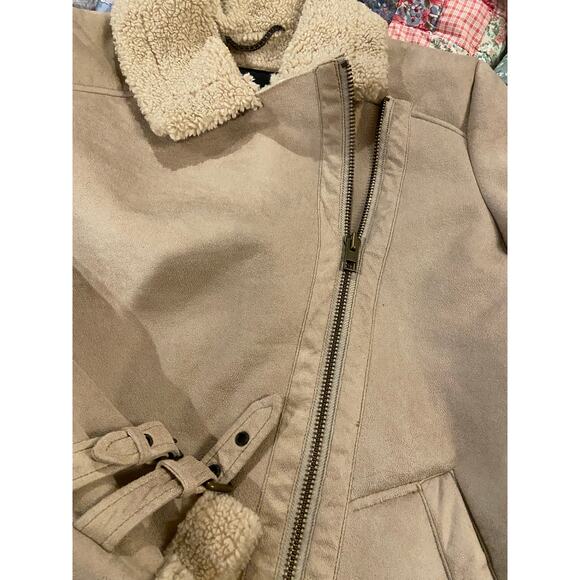 American eagle women’s cream colored fleece jacket size large - Picture 3 of 10